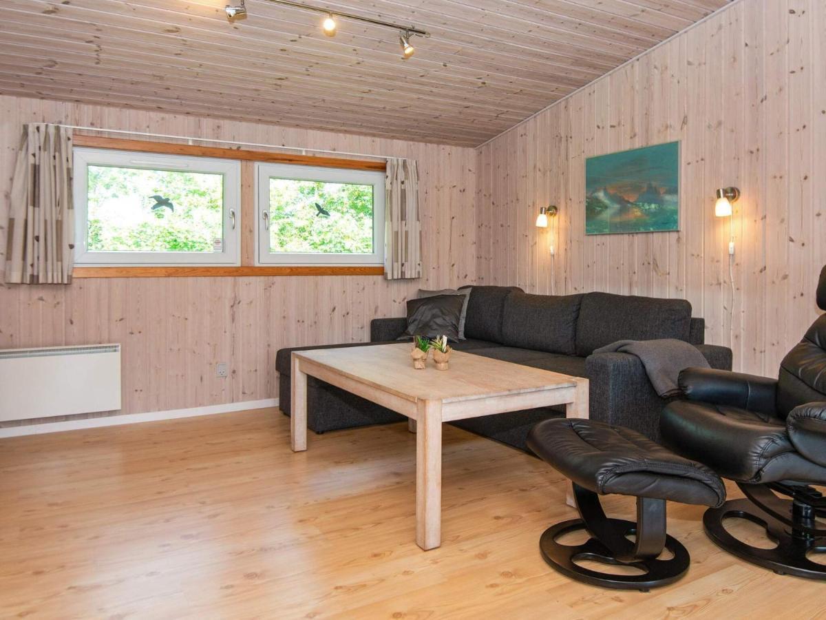 6 Person Holiday Home In Tarm Екстериор снимка